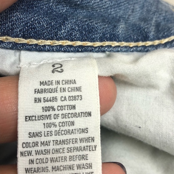 ⭐️American Eagle Size 2 Light wash jean shorts - Picture 3 of 3